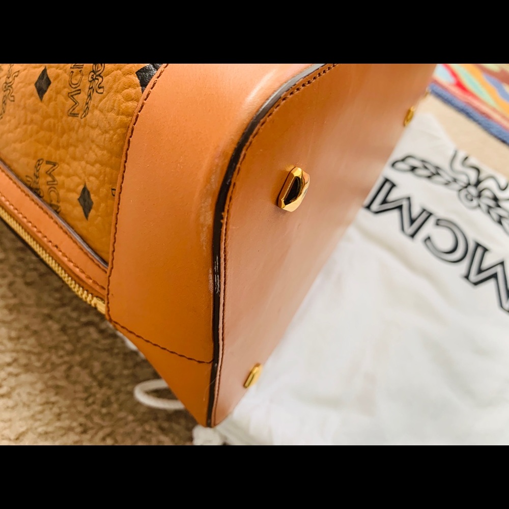 🌺AUTHENTIC MCM LARGE BAG 💼 🌺 - Picture 3 of 8